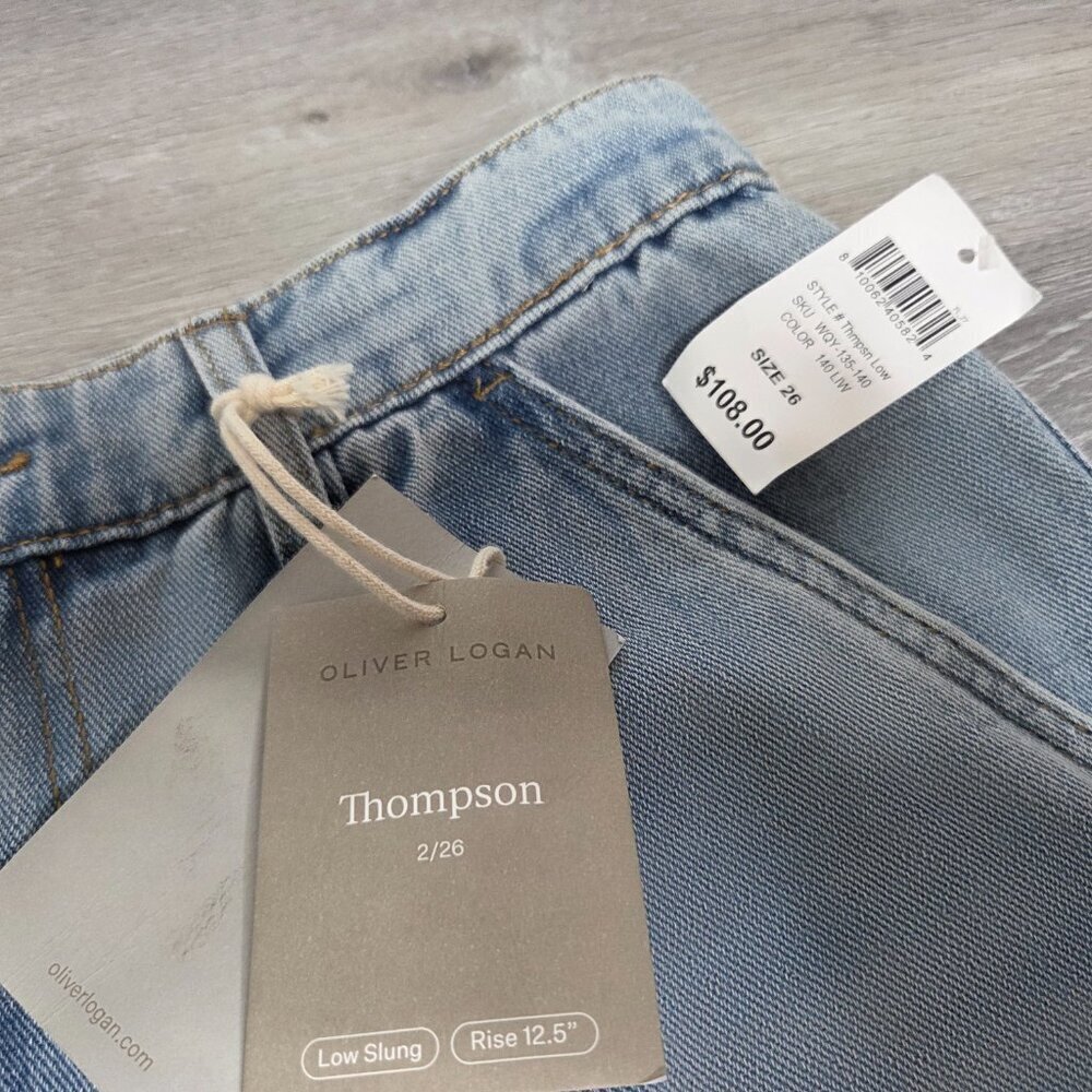 Relaxed Wide-Leg Light Wash Jeans - Women - Picture 6 of 16